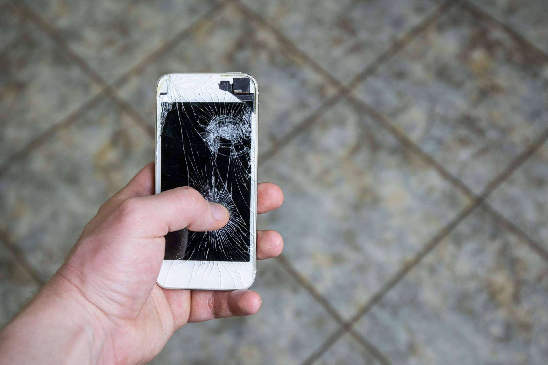 ¿Por qué las pantallas de iPhone deben ser reparadas por profesionales?, por Reparar Ordenadores