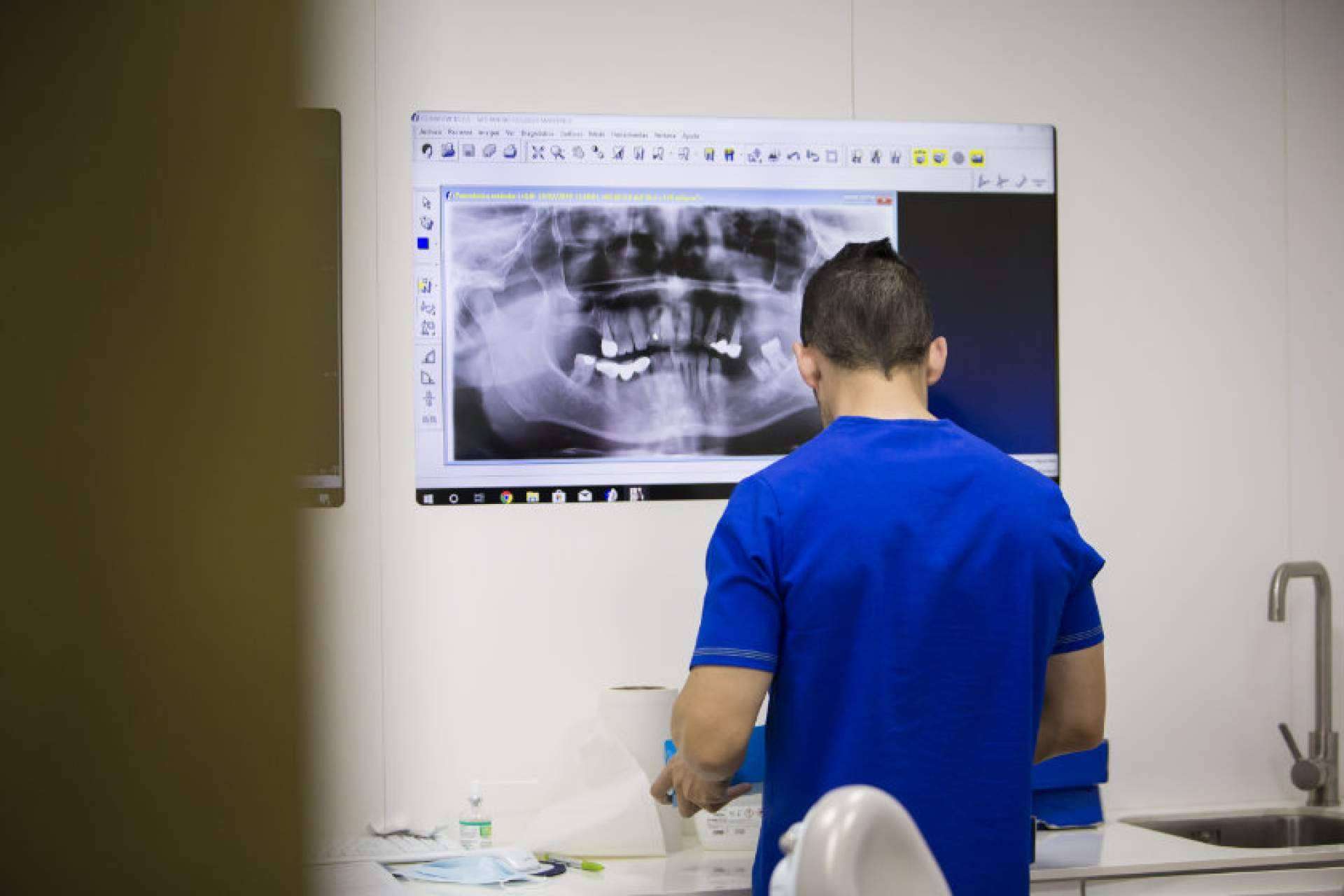 ¿En qué consiste la colocación de implantes dentales?, por Cleardent