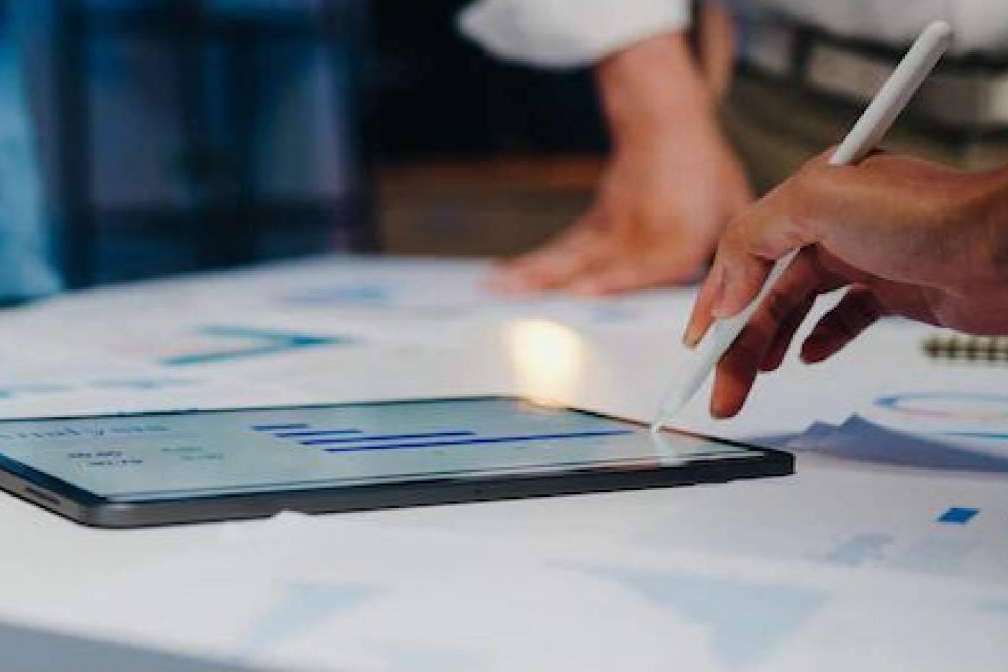 Tarifasluzpymes.com explica qué es un asesor energético para empresas y por qué será necesario en un futuro