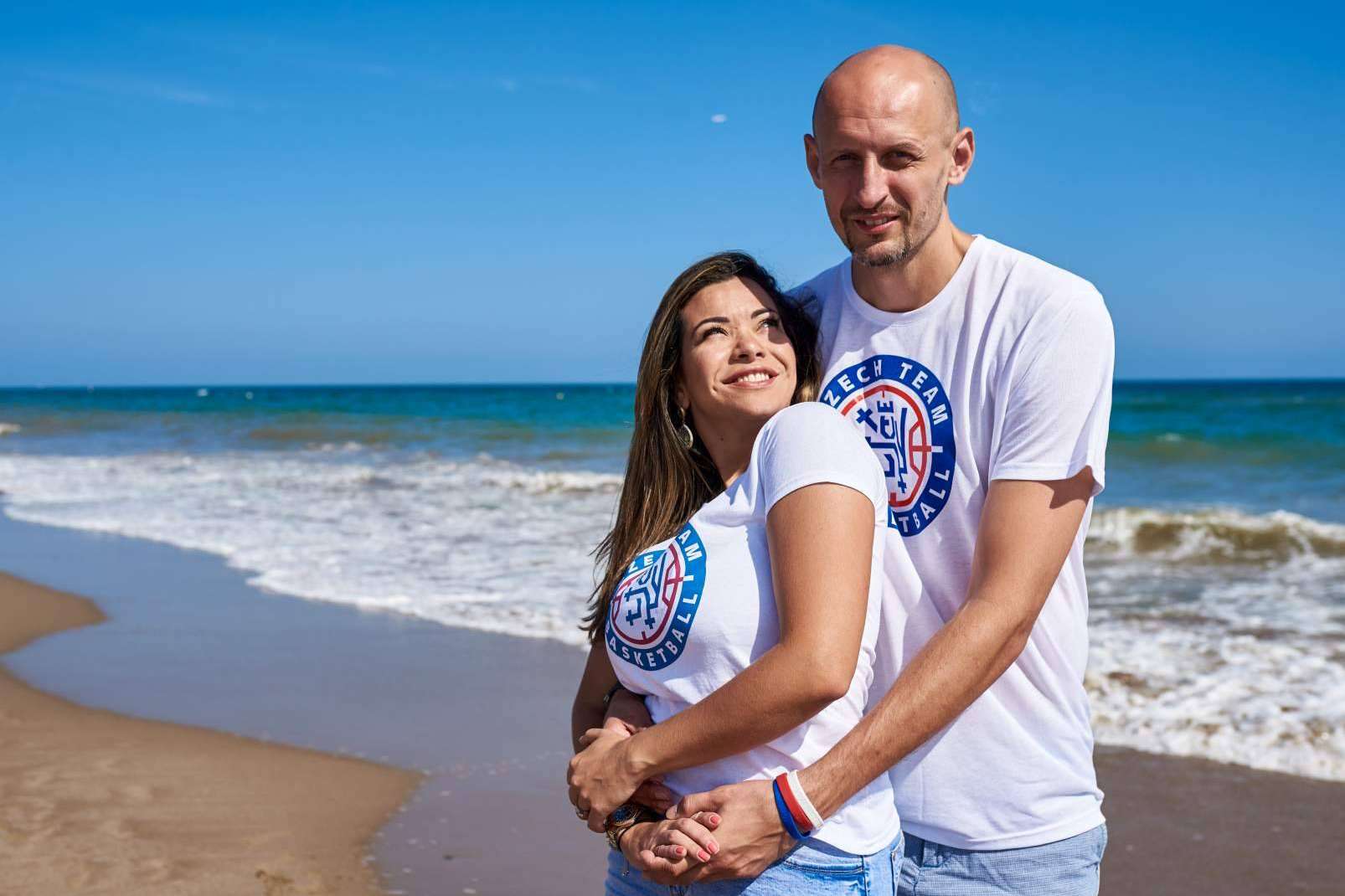 Barton, Keilley y familia vuelven a España