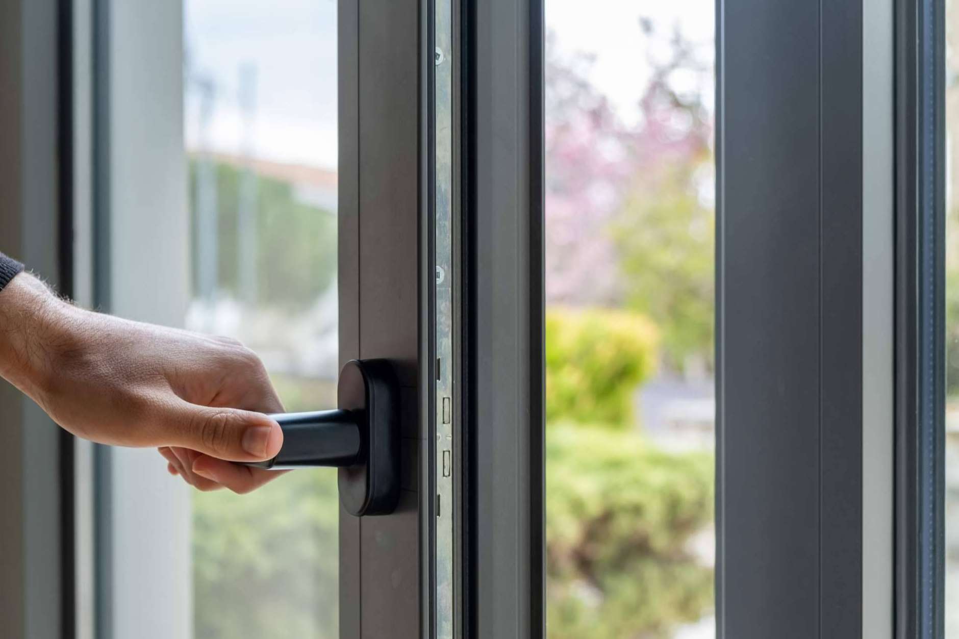 La instalación de ventanas de aluminio en Asturias con Ventana y Hogar