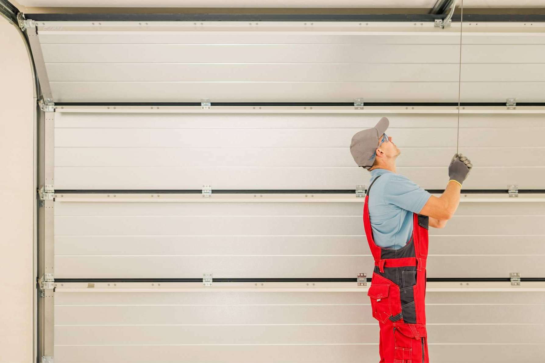 En Ciaper son especialistas en puertas de garaje automáticas en Asturias
