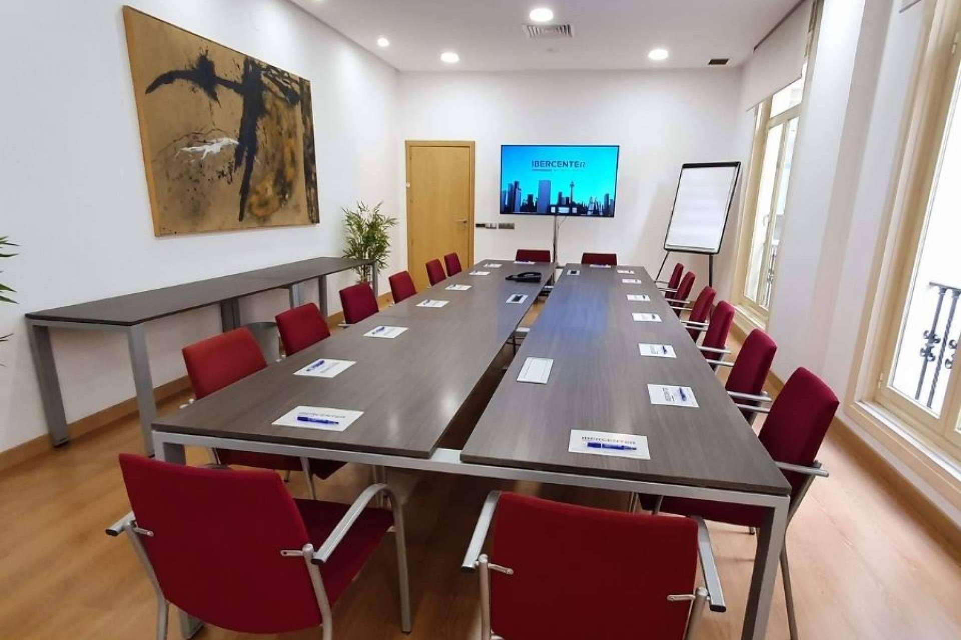 Uno de los centros pioneros de coworking en Madrid es Ibercenter