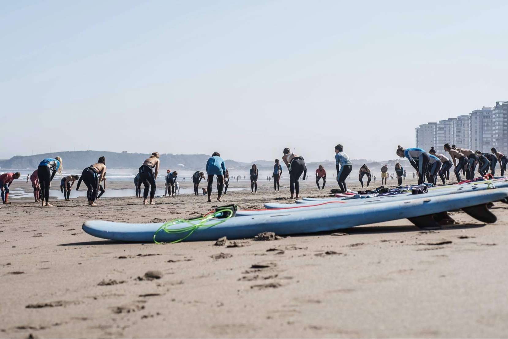 El ambiente beach lifestyle y surf que ofrece Family Surfers