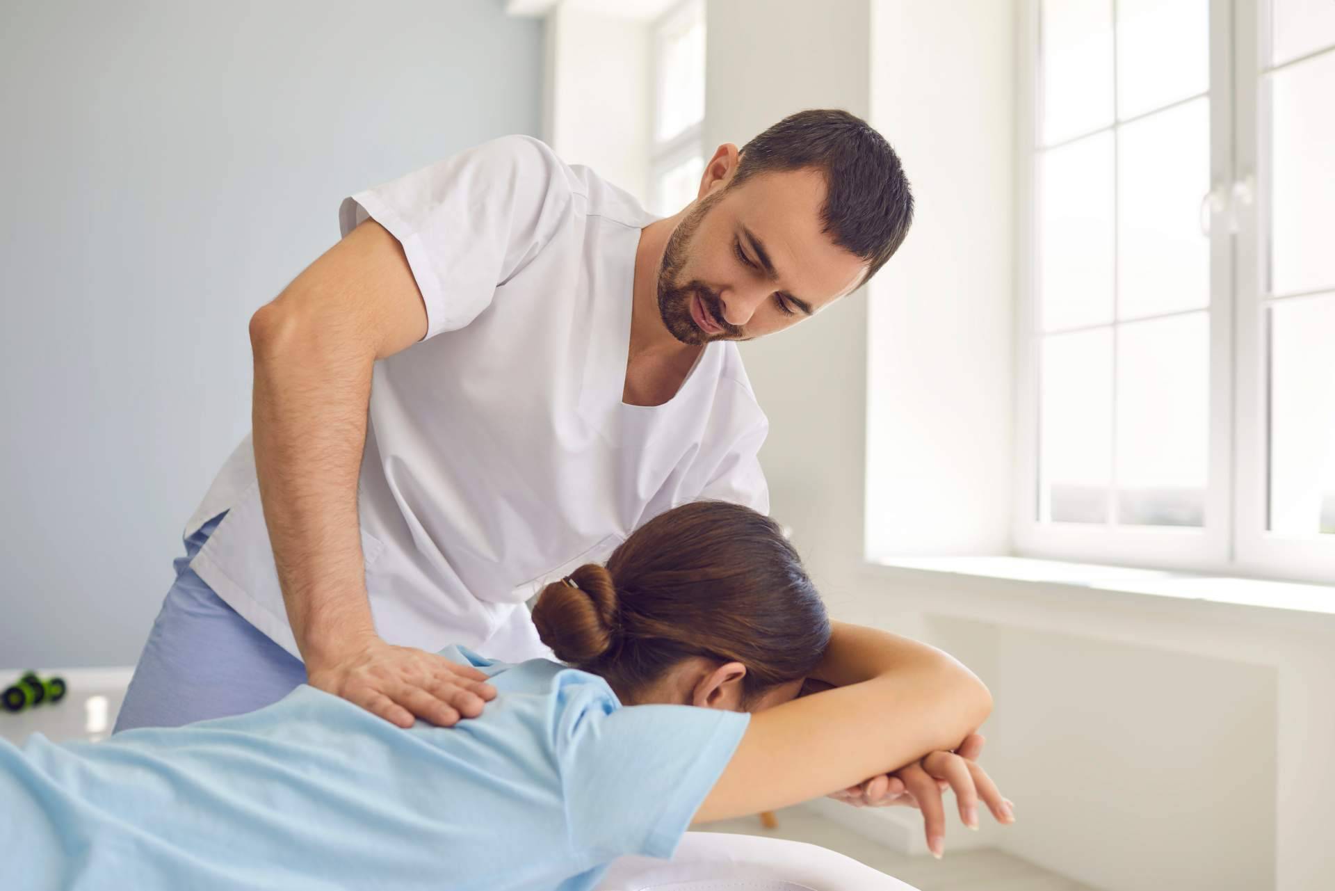 Las características de la formación en Osteopatía para fisioterapeutas, médicos y enfermeros de ESPS