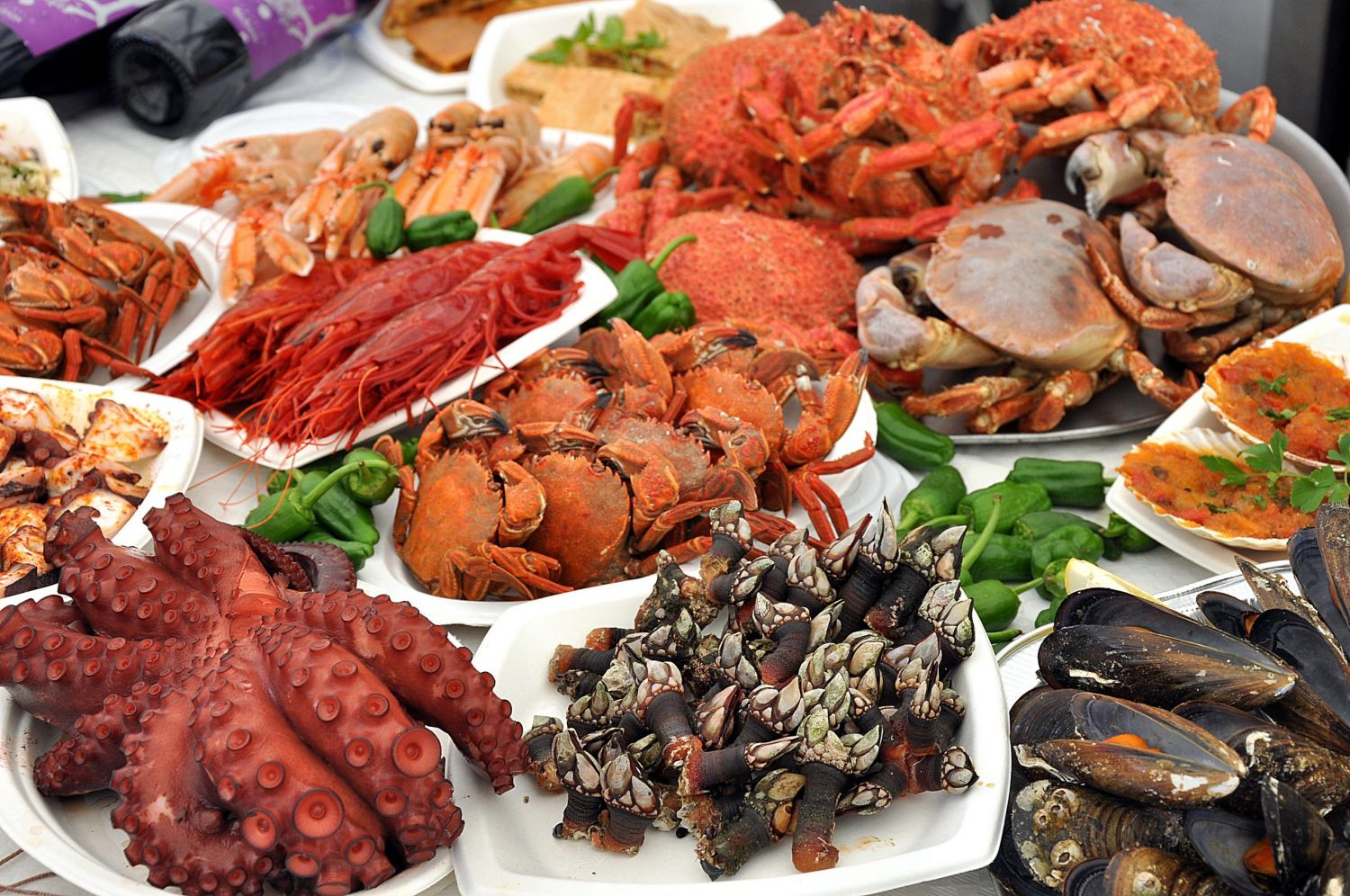 Del langostino al bogavante: cómo pelar cada marisco