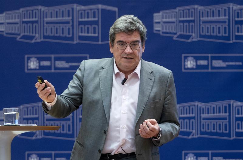 Escrivá dice que el apoyo de Díaz a la protesta sindical contra CEOE «no torpedea» el diálogo social