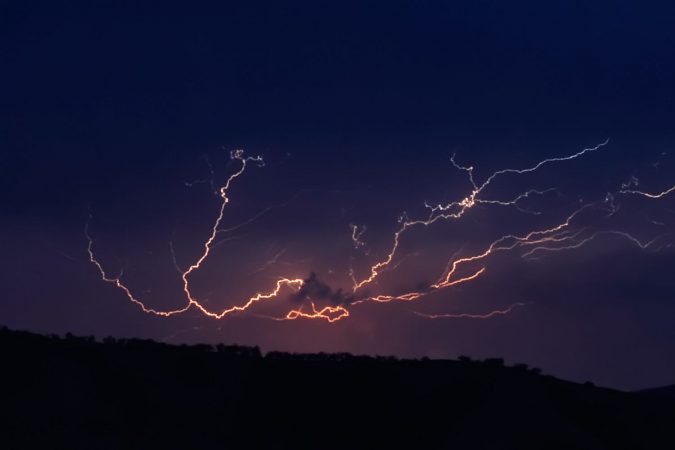 Cloud to cloud lightning strike Merca2.es