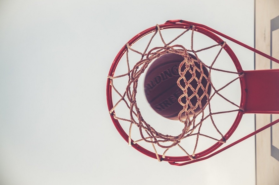 ¿Cuál es el fenómeno marketinero que genera la NBA y cómo influye en el mundo de las apuestas deportivas?