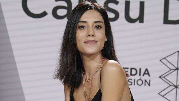 ‘Infiel’: El cambo físico de Cansu Dere, en fotos