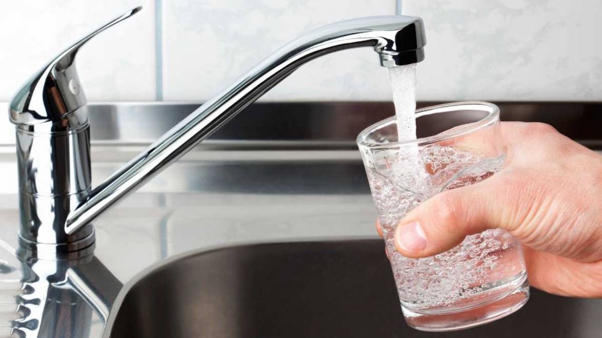 ¡Cuidado! Estos son los peligros de beber demasiada agua