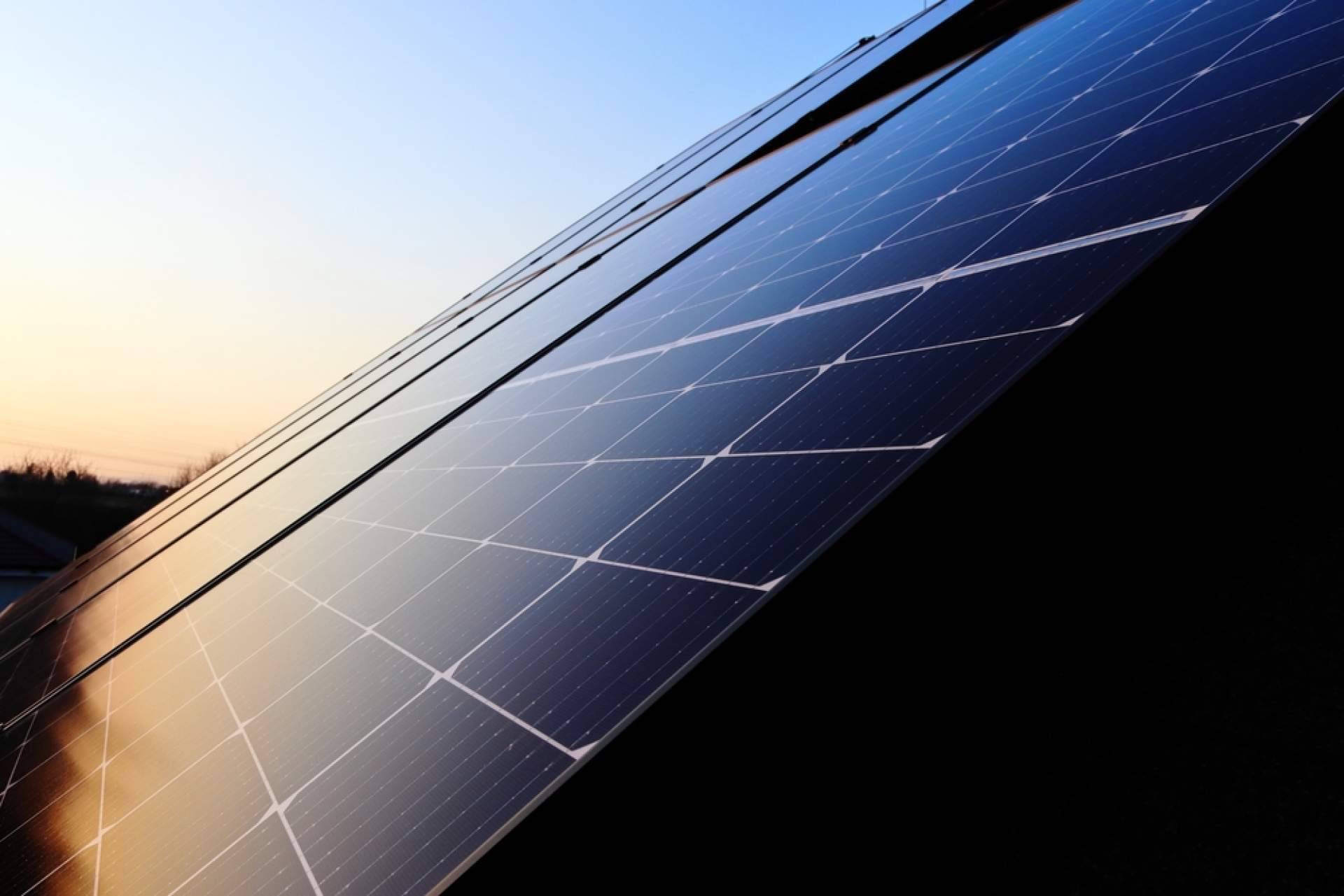 ¿Cuáles son los beneficios de tener autoconsumo fotovoltaico?, por Geesol