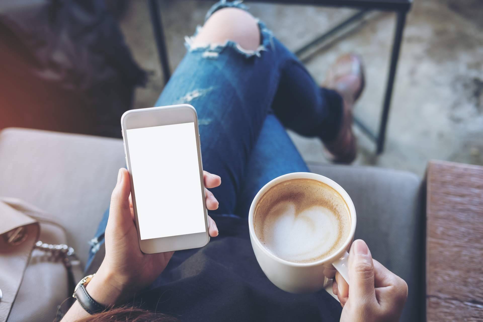 El comparador de seguros para móviles que permite contratar online al instante, Thenowo