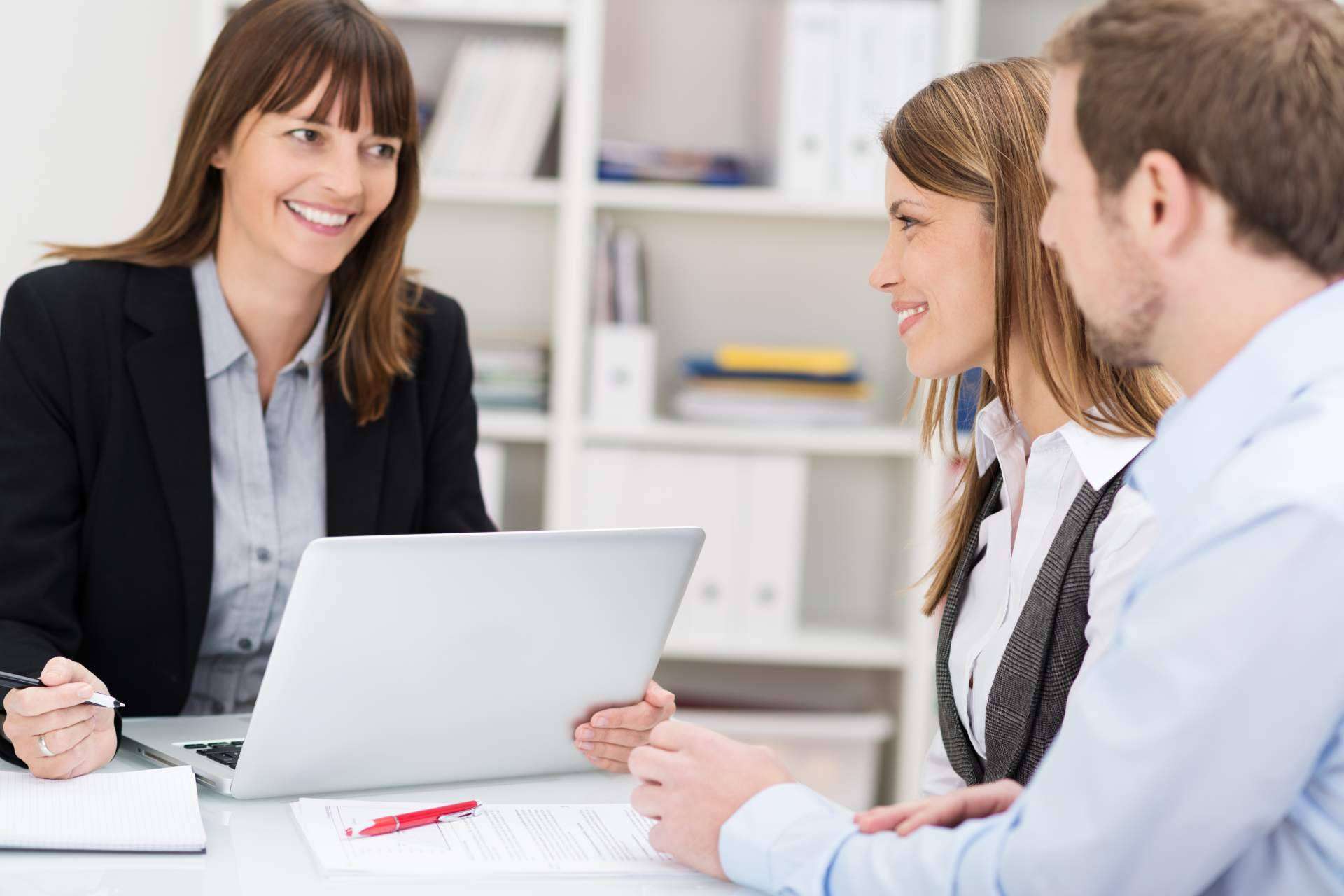 ¿De qué manera un portal documental puede facilitar las diferentes gestiones de la asesoría con los clientes y de la empresa con los empleados?