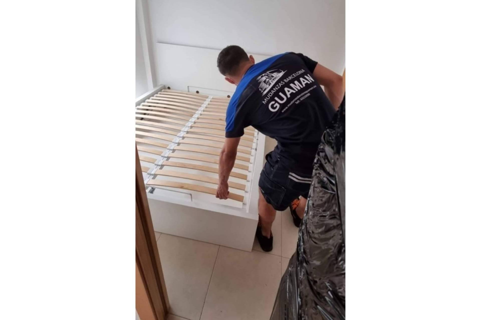 Afrontar una mudanza sin estrés con el apoyo de una empresa de mudanzas, Mudanzas Barcelona Guamán