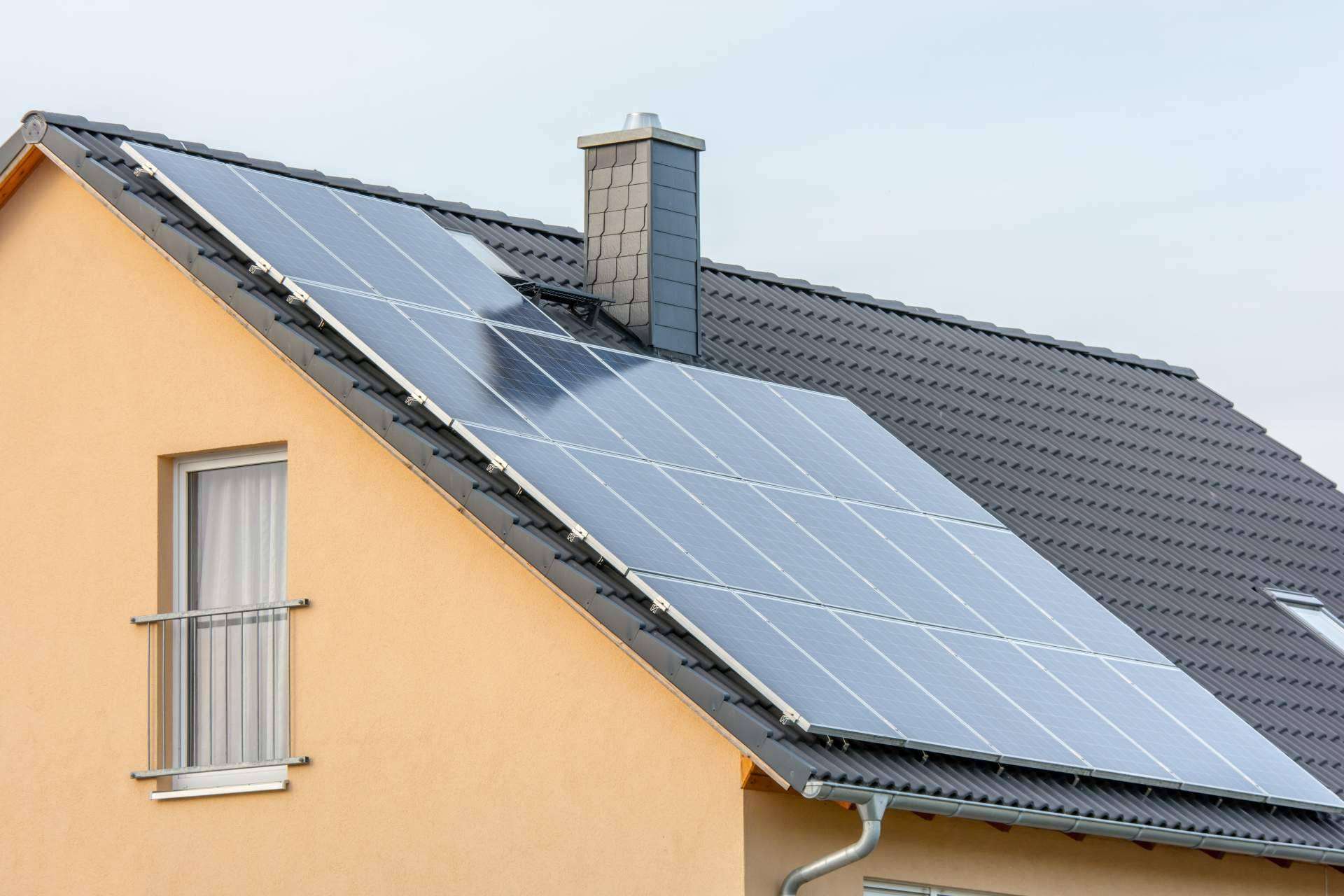 ¿Cuánto cuesta instalar placas solares en una casa en Mallorca?