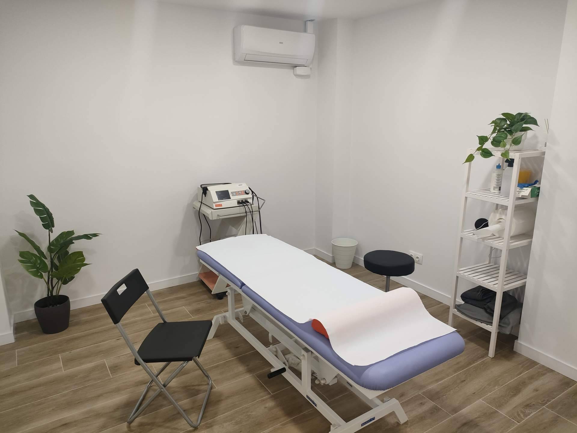 Vivir sin dolor. Clínica Axial abre un nuevo centro de fisioterapia en Barcelona