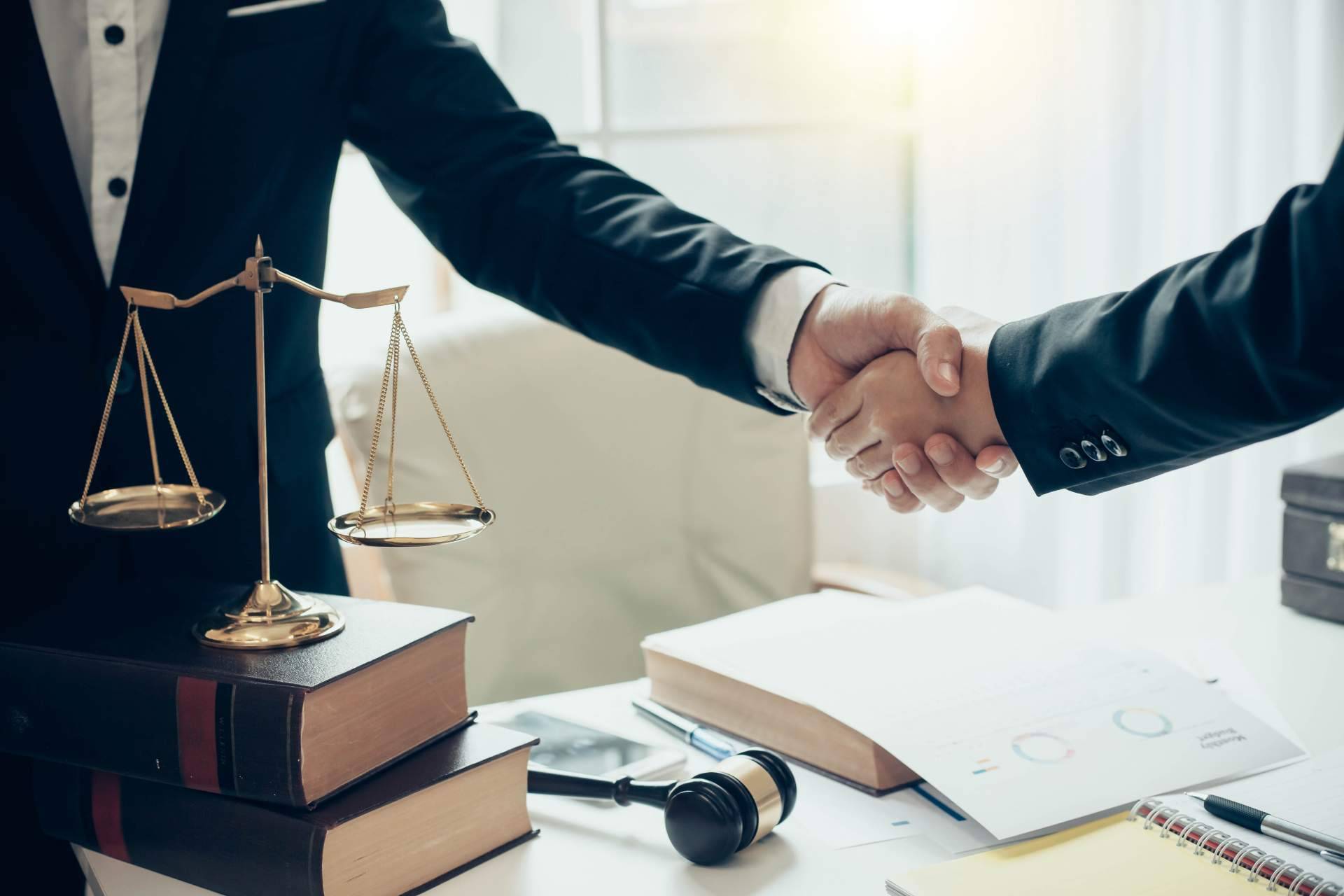 ¿Cuáles son las preguntas más repetidas sobre el uso compartido de bienes comunes en comunidades de vecinos? por Bazán Abogados