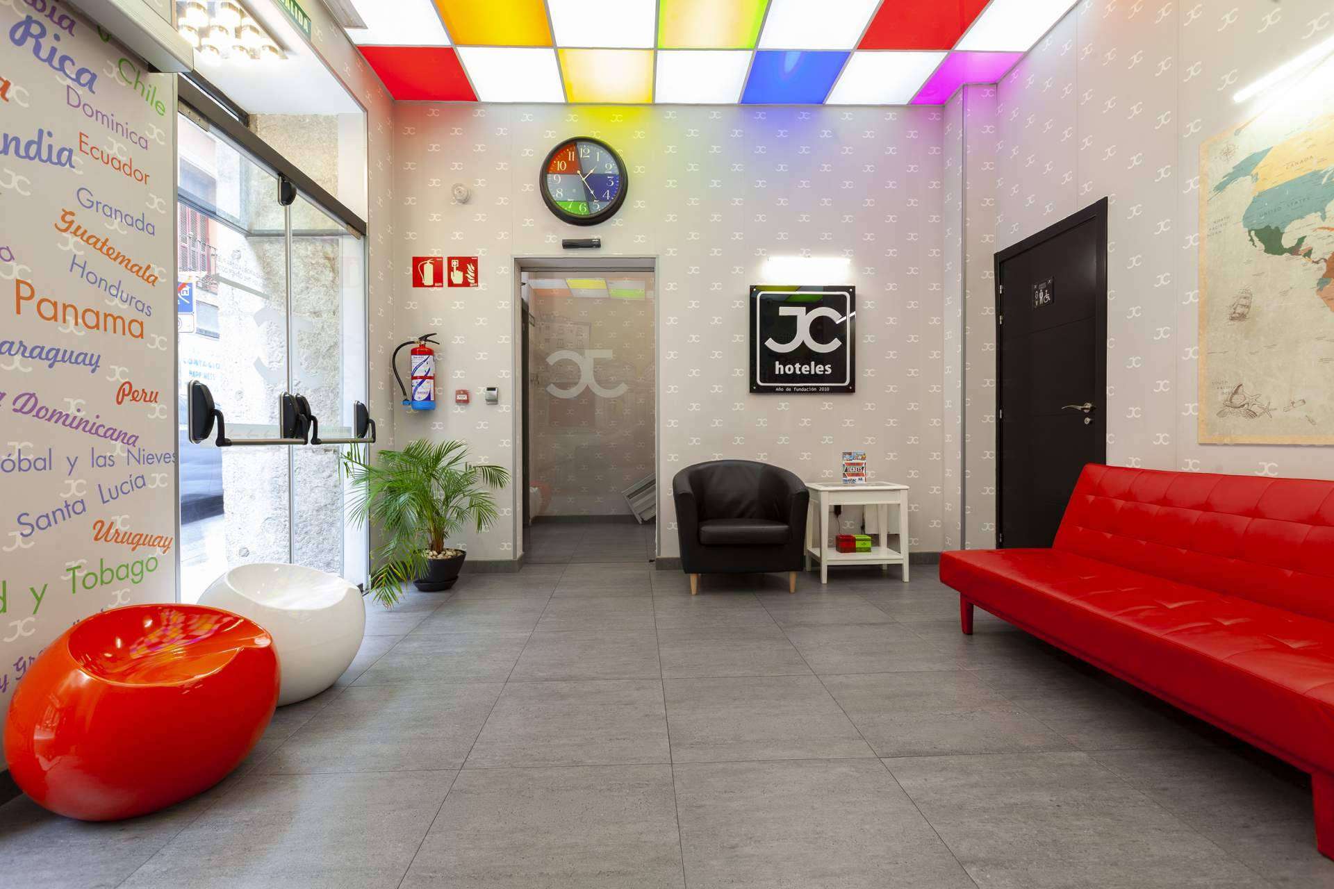 JC Rooms es una de las cadenas hoteleras más económicas y modernas situadas en el centro de Madrid