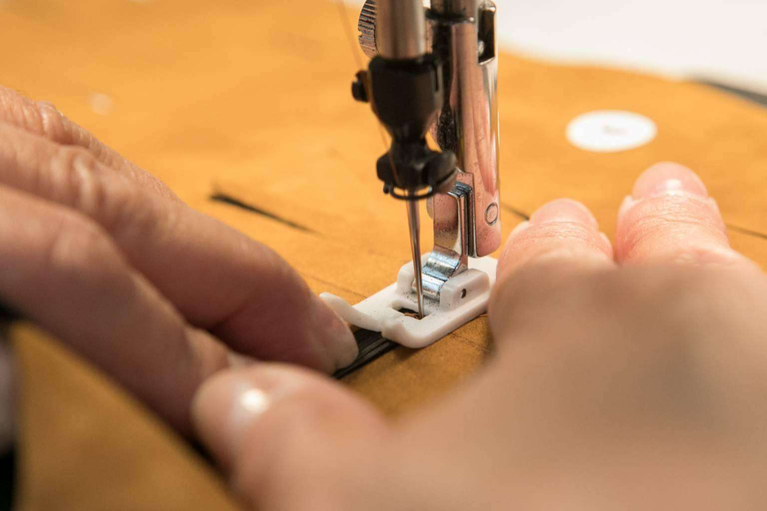 Diseño único y calidad artesanal con los guantes de Santacana