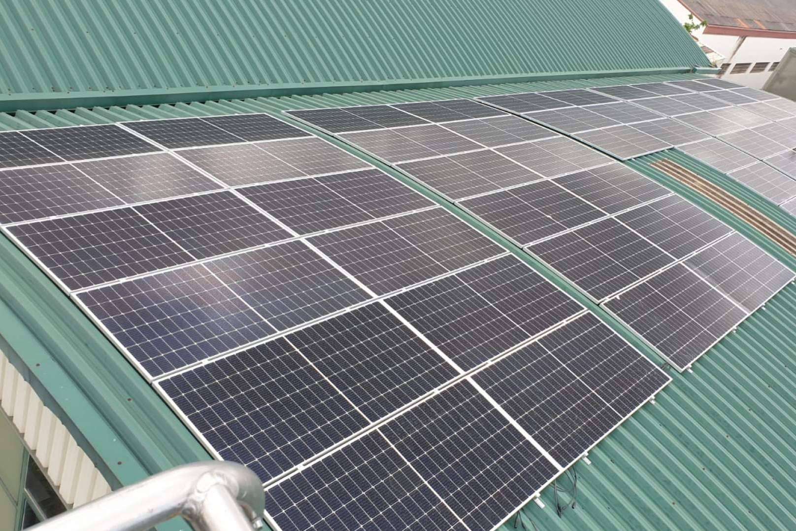 Las comunidades de vecinos pueden ahorrar hasta un 70 % en las facturas de la luz con las soluciones de eficiencia energética ofrecidas por A2 Electricidad