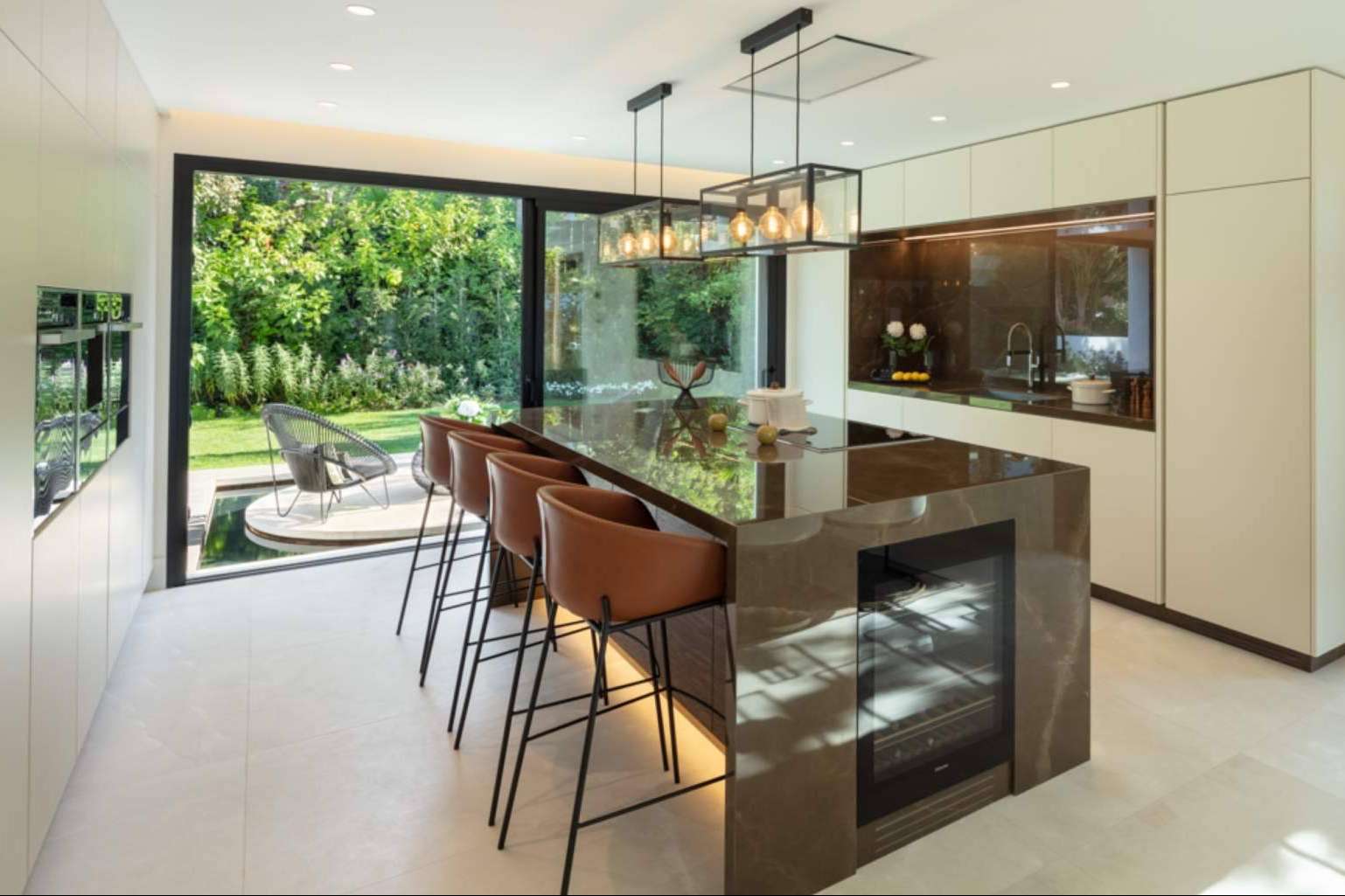 Zeuthen & Company explica cómo generar impacto en el valor de villas de lujo en Marbella