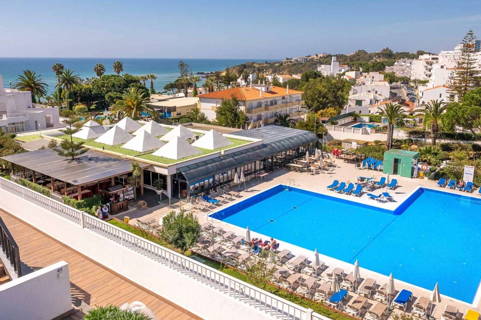 El equipo de ISholidays.com garantiza los mejores destinos para las vacaciones