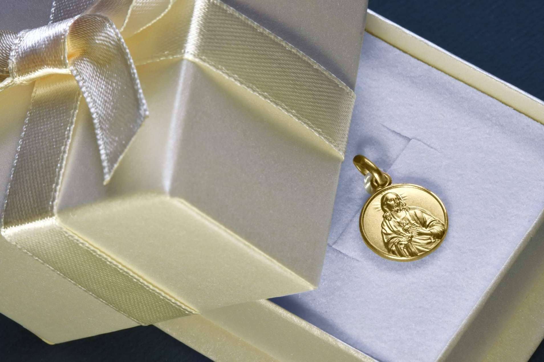 El catálogo de medallas de oro de El Rubí Joyeros