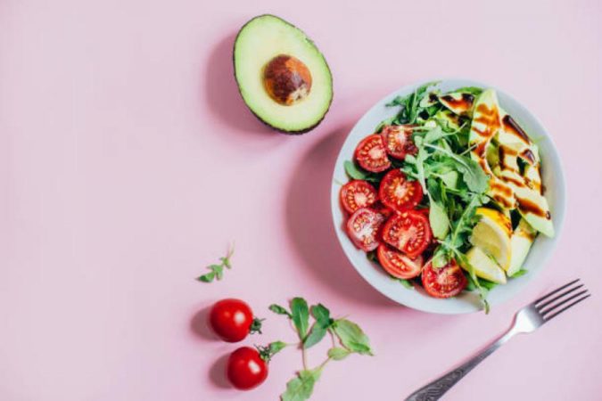 Comer ensalada para proteger la piel