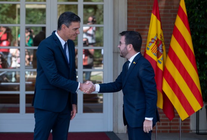 Pedro Sánchez y su falta de inversión alimenta el victimismo catalán