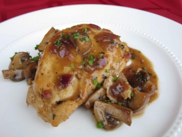 receta pollo al ajillo con champinones 640x480 1 Merca2.es