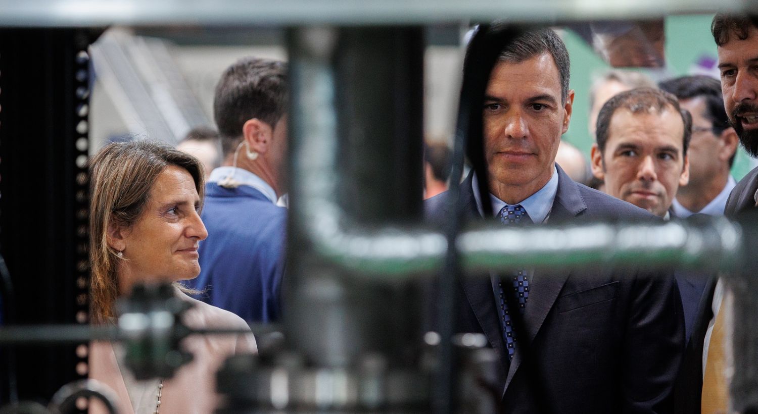 Sánchez y Ribera: de enterrar el Midcat a resucitarlo como sea