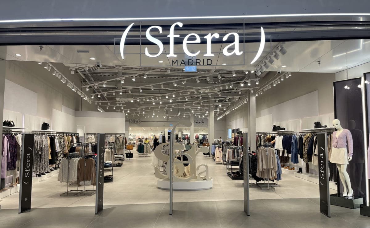 Sfera tiene los zapatos más lujosos del verano que imitan a unos de marca por 20 euros