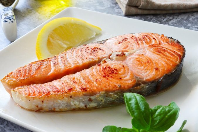 Salmón a la plancha: el truco para evitar que se seque 