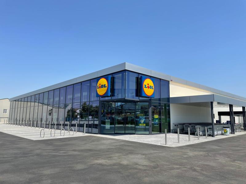 Lidl invierte 60 millones en la apertura de nueve supermercados, que crean 200 empleos