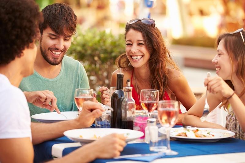 Las reservas ‘online’ de restaurantes este verano superaron en un 27% los niveles de antes de la pandemia