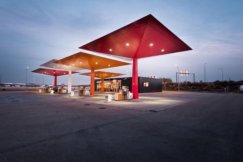 Repsol y Endesa se muestran a favor del tope al gas para reducir la factura de la luz y rechazan el impuesto