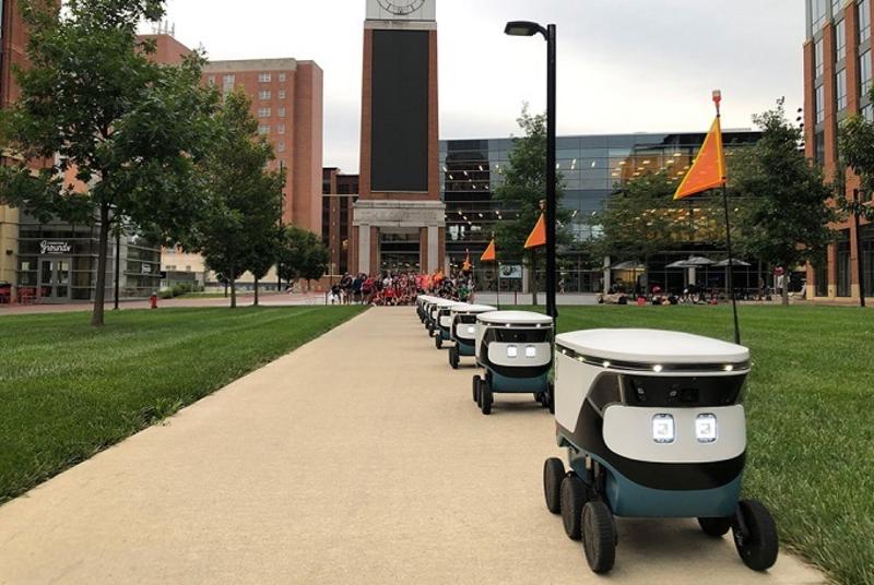 Magna fabricará la flota de robots de reparto autónomos de la compañía Cartken
