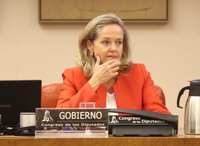 Economía rechaza la propuesta de Díaz de fijar topes a precios