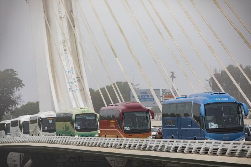 El coste empresarial del transporte de viajeros en autocar crece hasta un 18% en el primer semestre del año