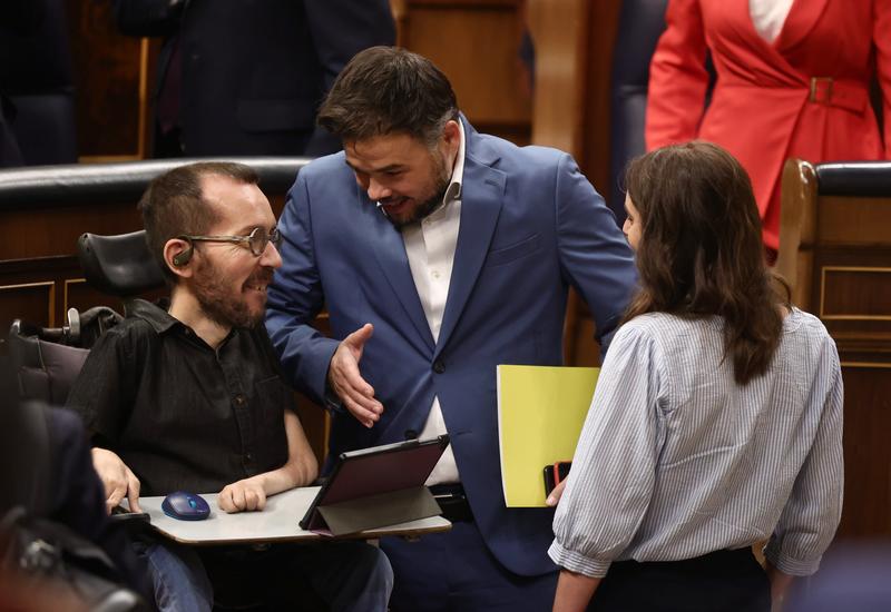 PSOE, Podemos y ERC acusan al PP de intentar abaratar la factura energética justo a los que más tienen