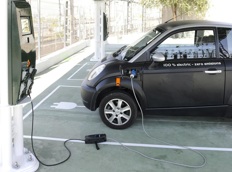 Adif lanza una licitación para instalar en sus estaciones puntos de recarga rápida de coches eléctricos