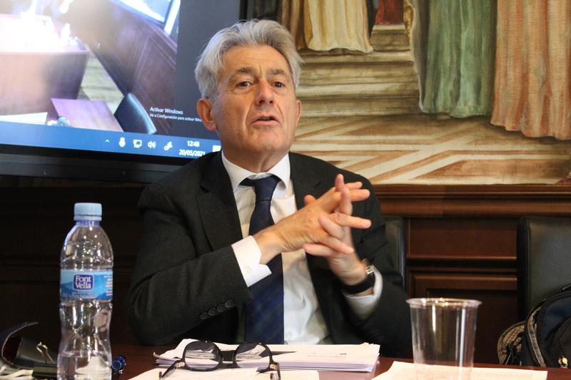 Los economistas prevén que la economía crecerá un 1,5% en 2023 y una inflación media del 4%