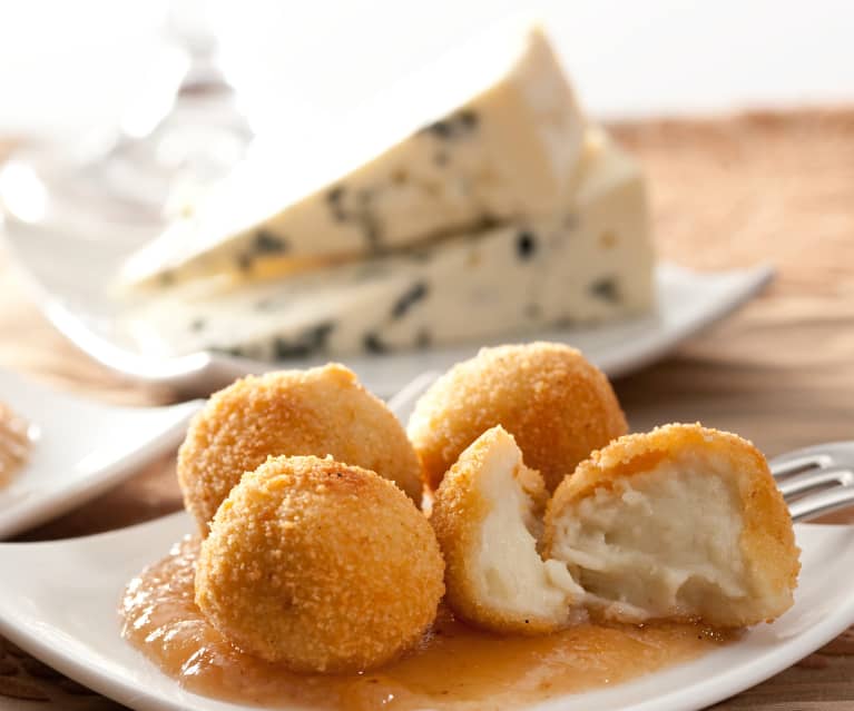 Cómo hacer unas croquetas de queso más ricas que las de jamón