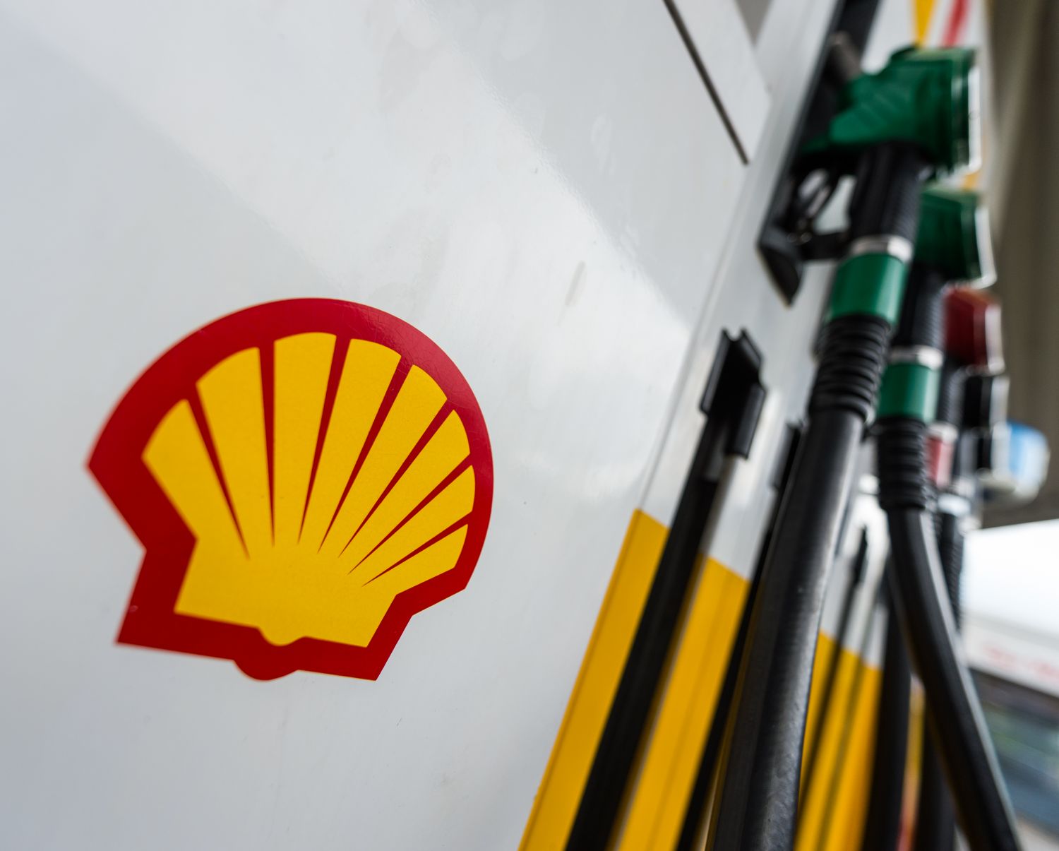 El plan de recortes de Shell se cobra su primera víctima