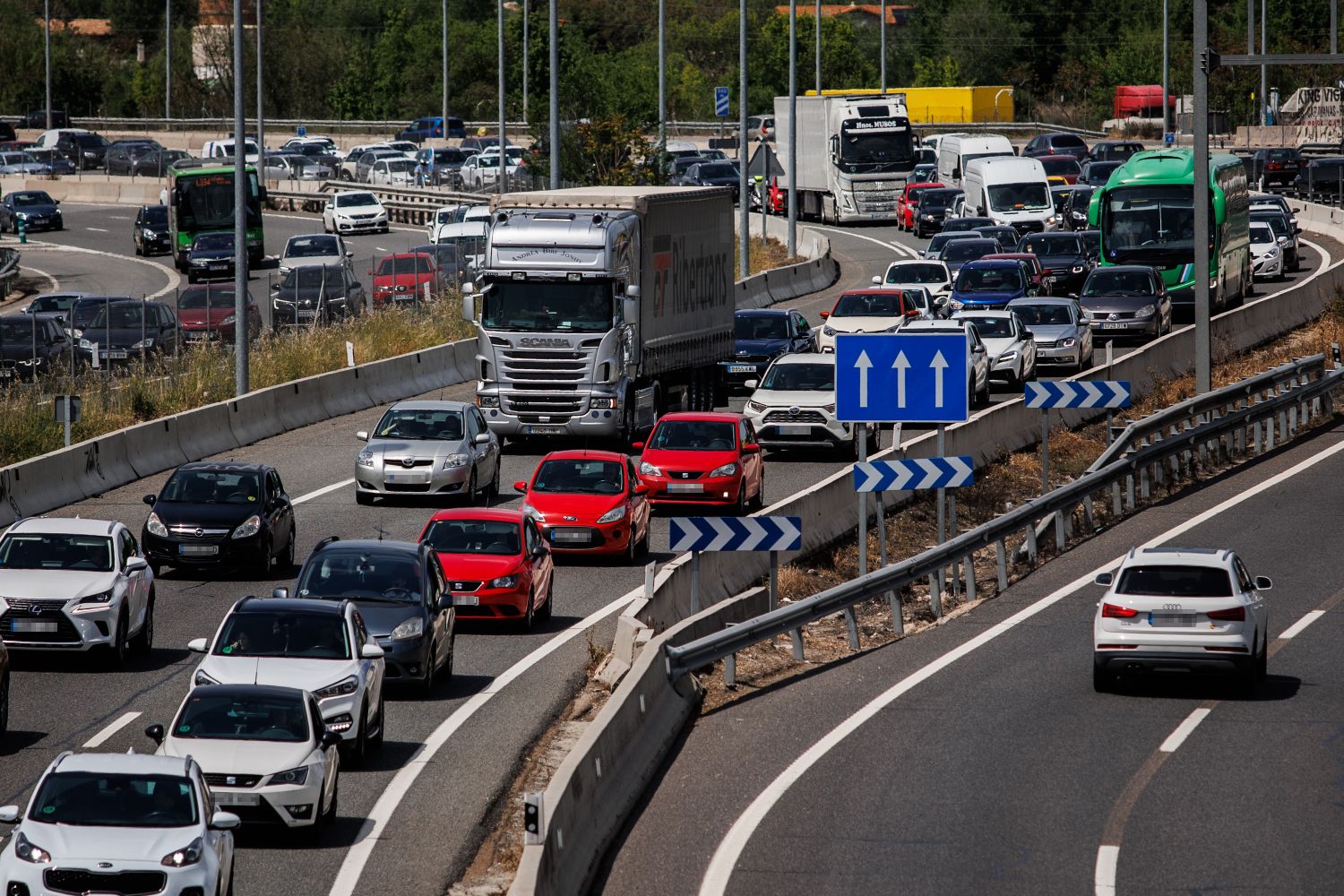 La vivienda de Madrid mantiene los atascos frente al abono transporte