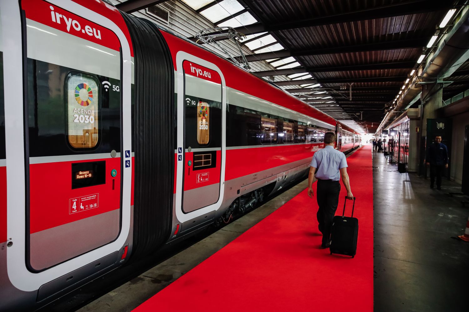Iryo, Renfe y Ouigo van a la guerra de precios en el ‘low cost’