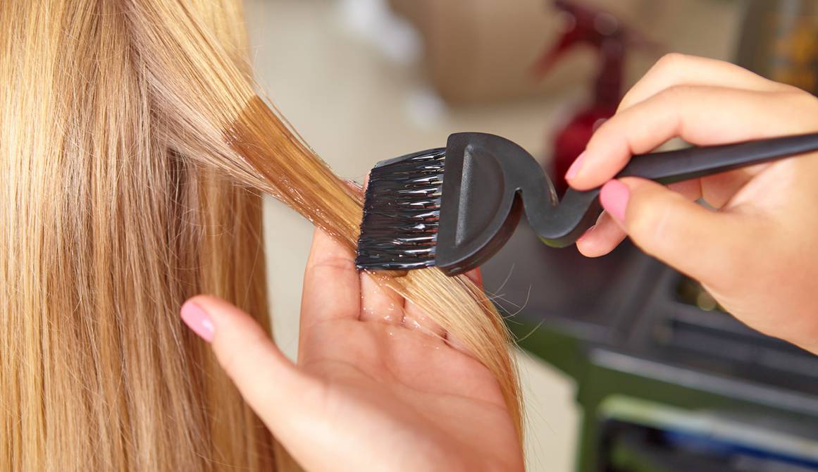 Cómo teñirte de rubia de forma natural