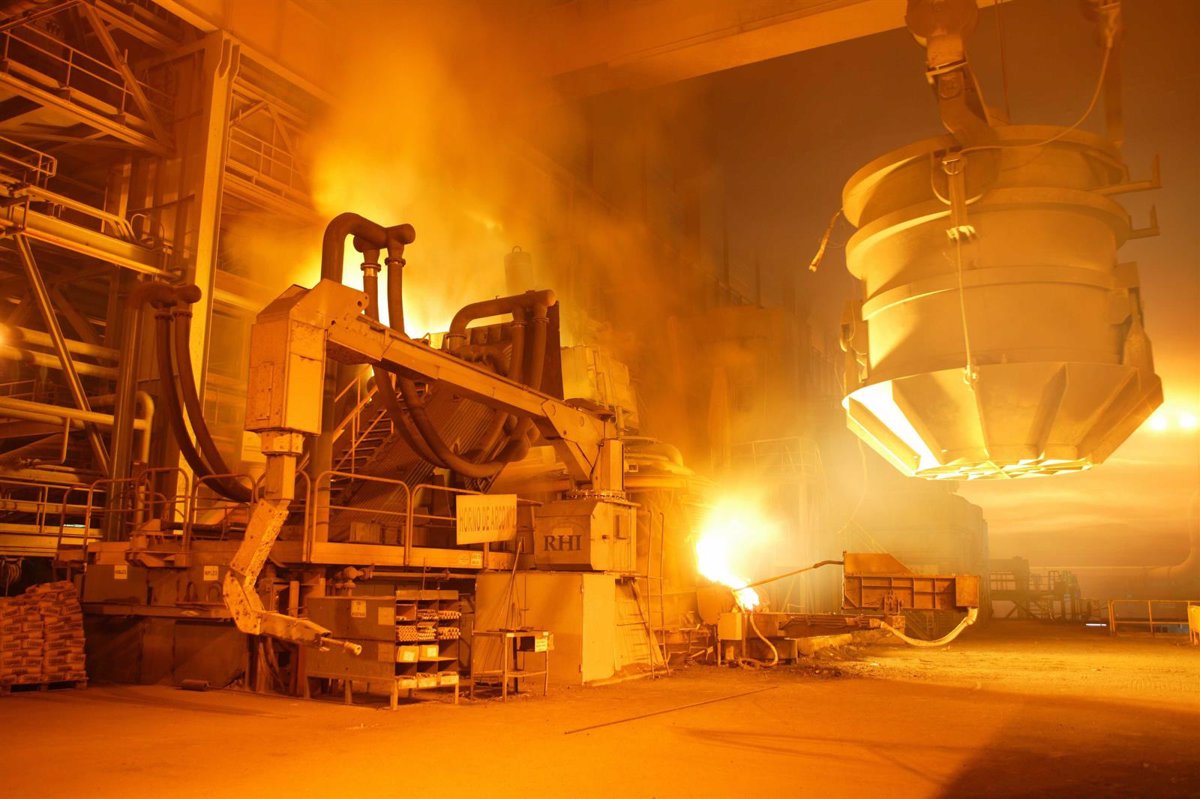 La crisis del aluminio tambalea la industria del metal en España