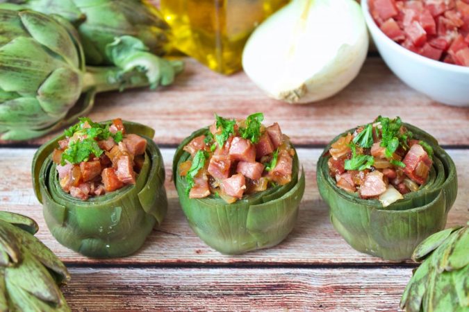 alcachofas rellenas de jamon con perejil picado Merca2.es